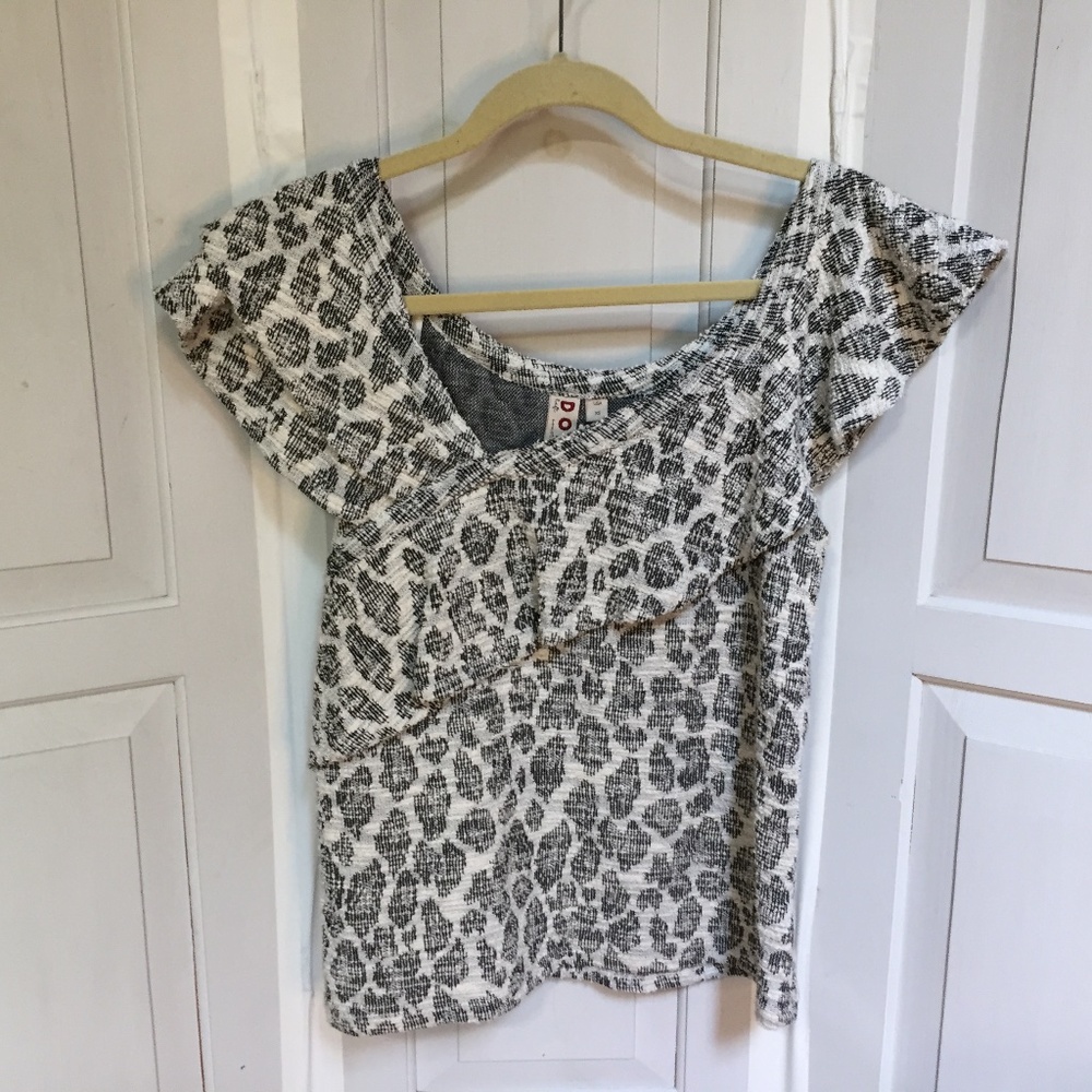 Dolan Left Coast Collection Gray Leopard Print Top